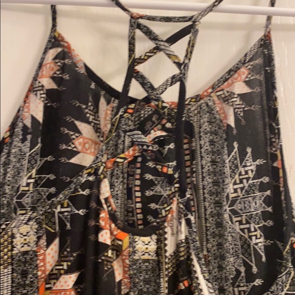 Tank - Picture 2 of 5